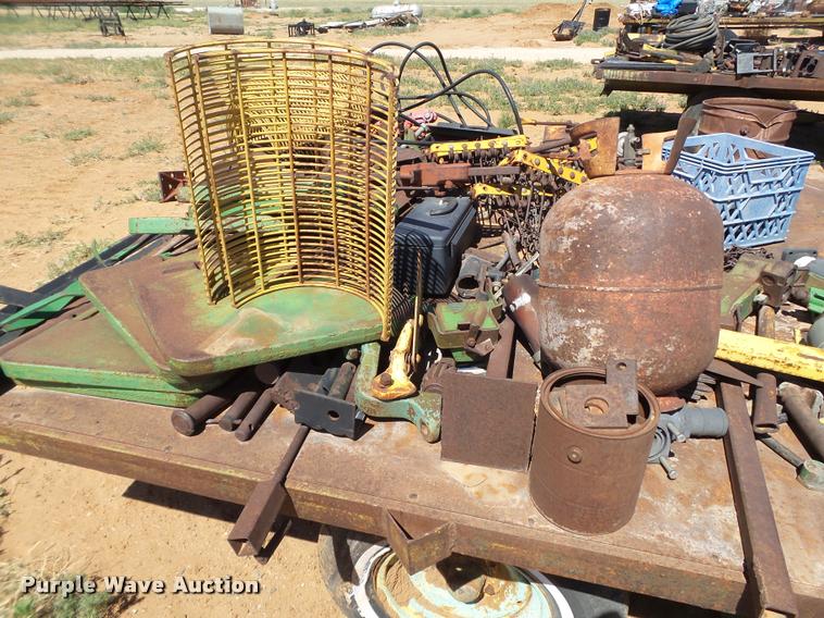 image for item DL9158 Cotton trailer