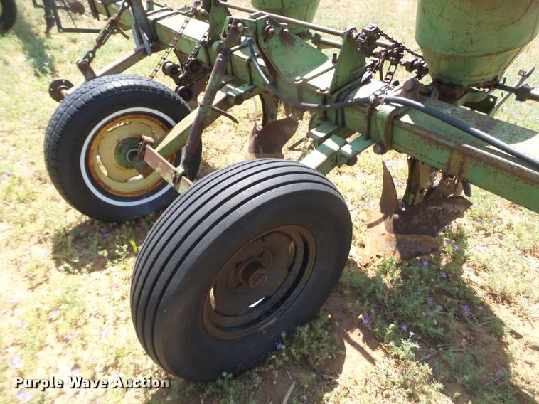 image for item DL9164 John Deere Buster planter
