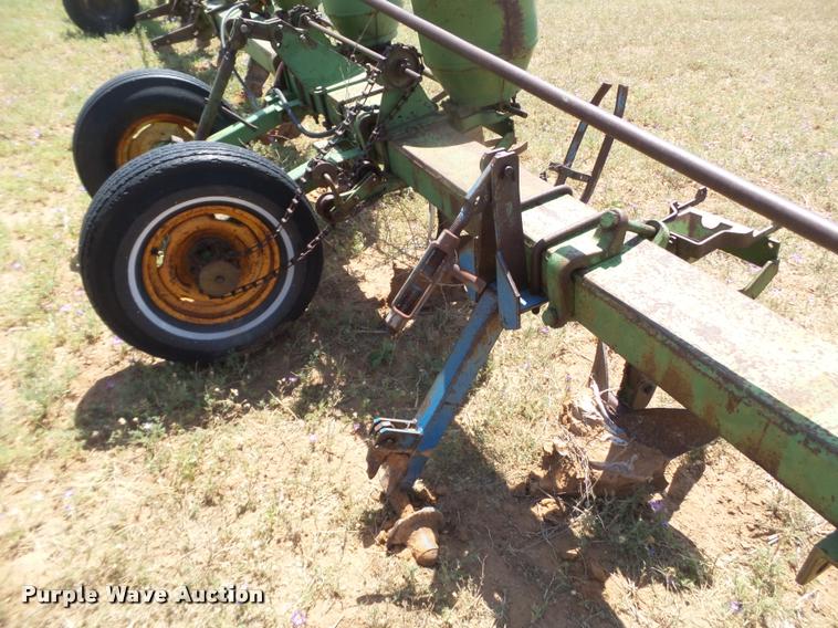 image for item DL9164 John Deere Buster planter