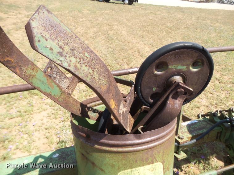 image for item DL9164 John Deere Buster planter