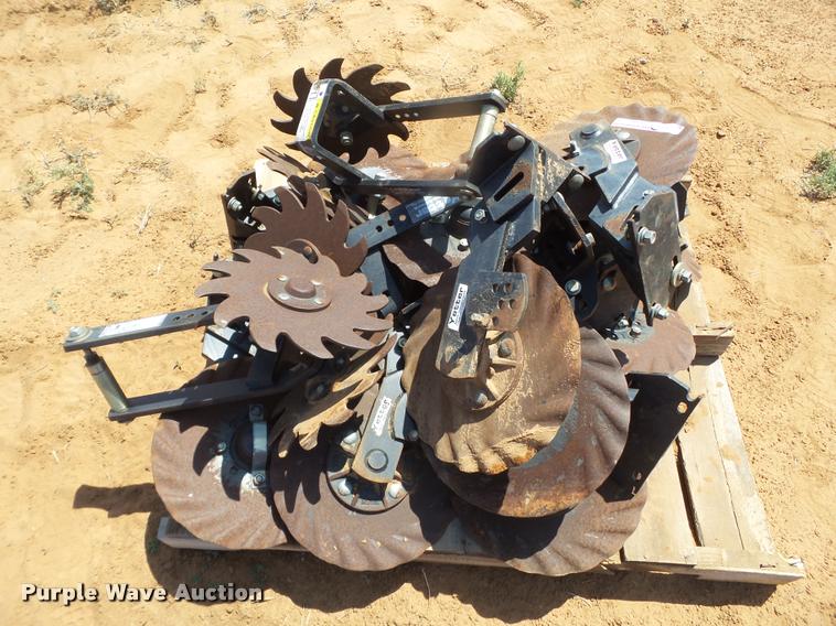 image for item DL9167 Yetter coulters and trash units