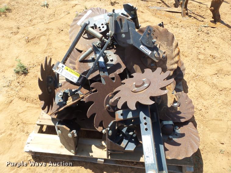 image for item DL9167 Yetter coulters and trash units