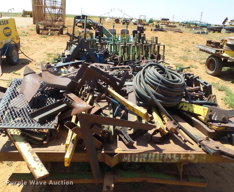 image for item DL9168 Cotton trailer