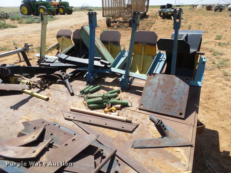 image for item DL9168 Cotton trailer