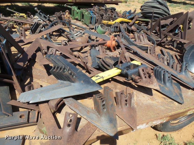 image for item DL9168 Cotton trailer