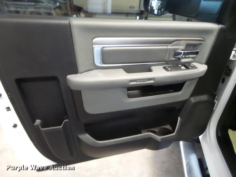 image for item DL9172 2013 Dodge Ram 4500 flatbed truck