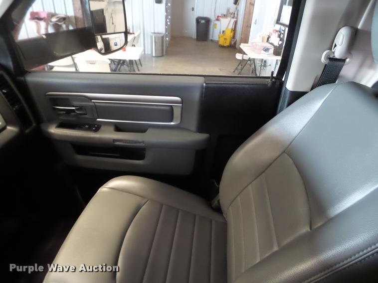 image for item DL9172 2013 Dodge Ram 4500 flatbed truck