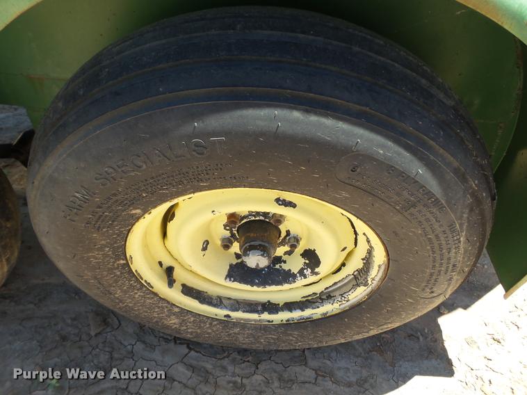 image for item DL9173 John Deere nurse tank