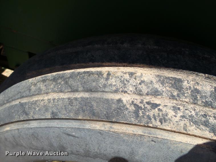 image for item DL9173 John Deere nurse tank