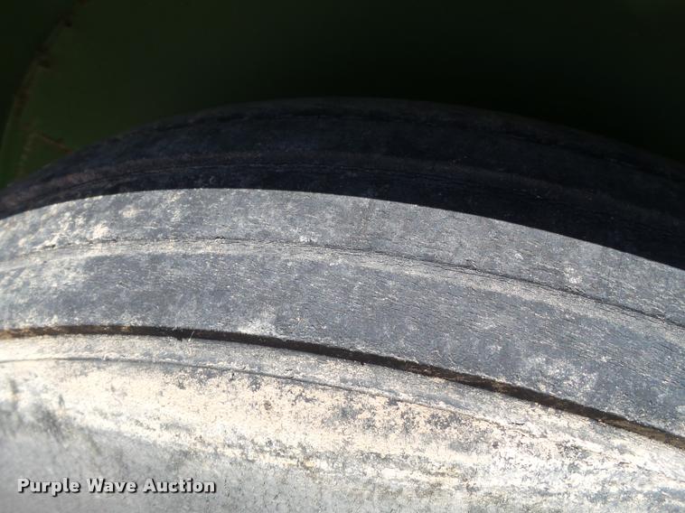 image for item DL9173 John Deere nurse tank