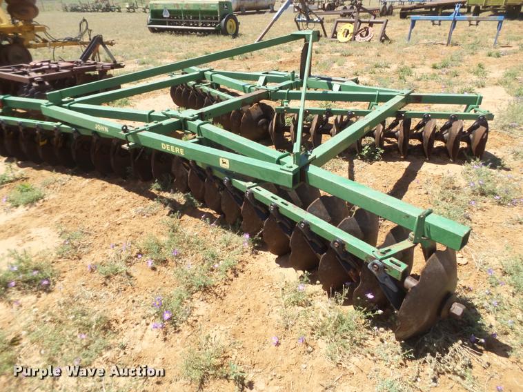 image for item DL9190 John Deere tandem disk