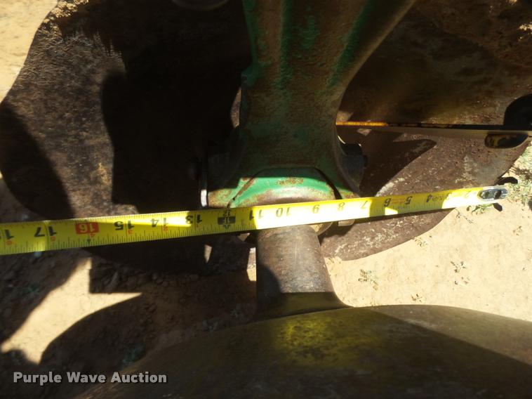 image for item DL9190 John Deere tandem disk