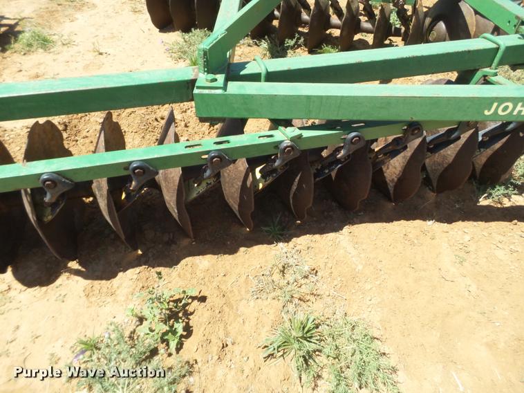 image for item DL9190 John Deere tandem disk