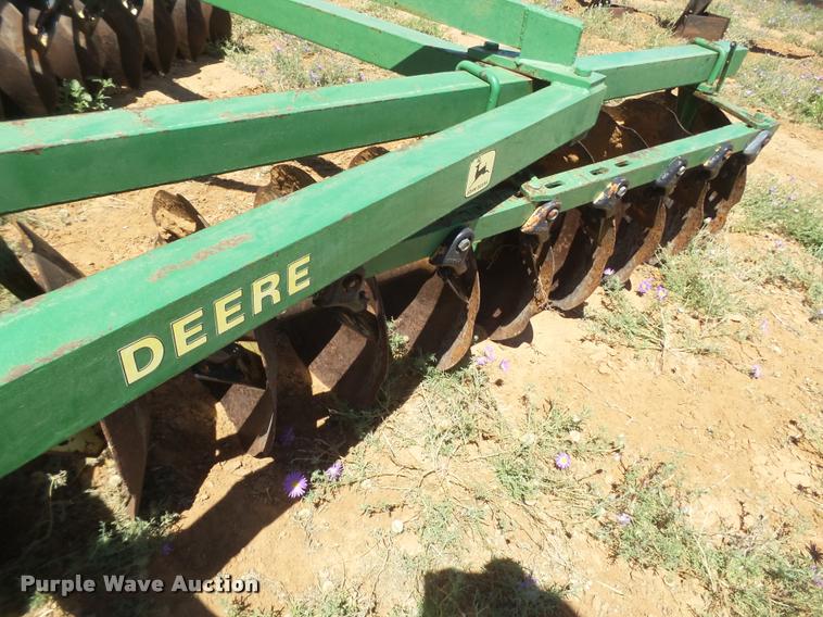 image for item DL9190 John Deere tandem disk