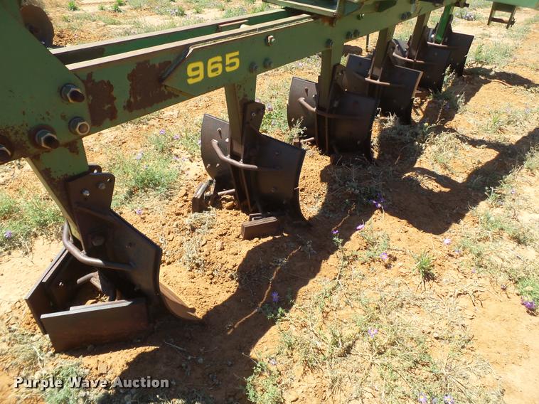image for item DL9191 John Deere 965 switch plow