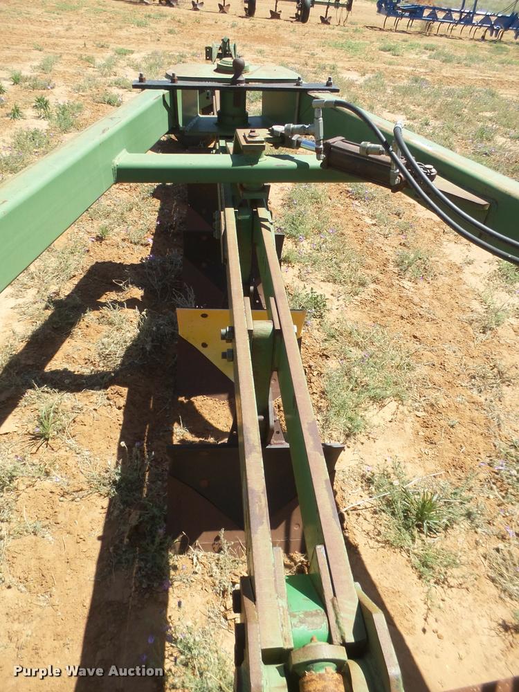 image for item DL9191 John Deere 965 switch plow