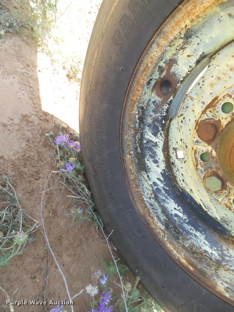 image for item DL9191 John Deere 965 switch plow