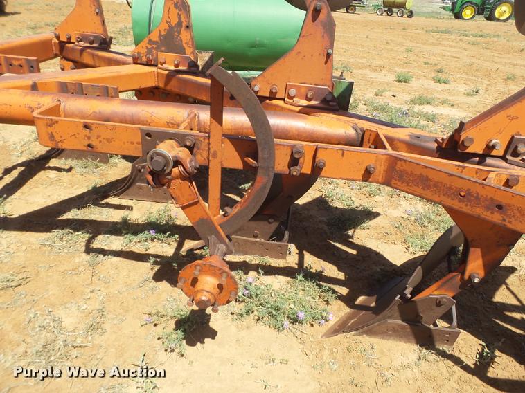 image for item DL9192 Case 600 moldboard plow