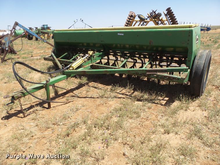 image for item DL9208 John Deere 8300 grain drill