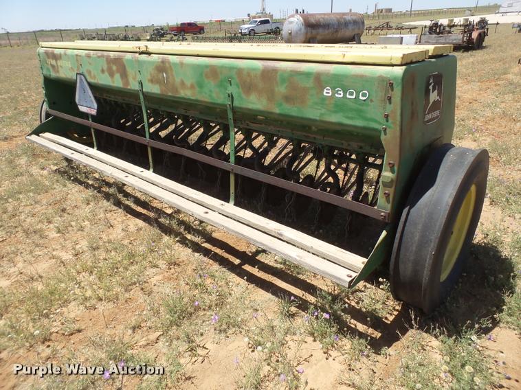 image for item DL9208 John Deere 8300 grain drill