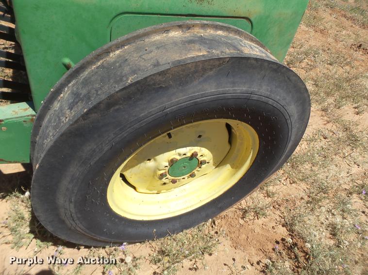 image for item DL9208 John Deere 8300 grain drill