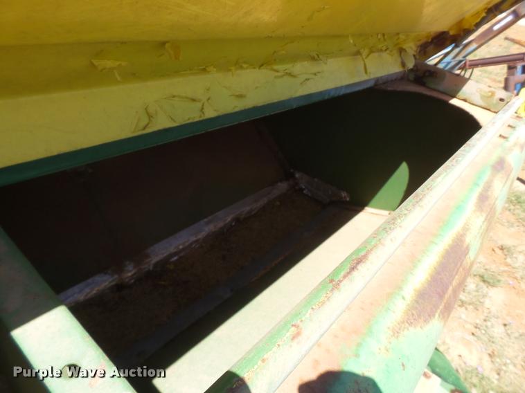 image for item DL9208 John Deere 8300 grain drill