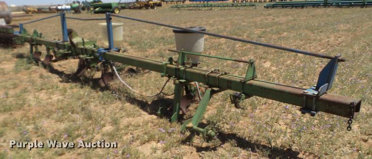 image for item DL9213 (2) John Deere Lister planters