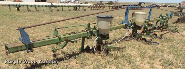 image for item DL9213 (2) John Deere Lister planters