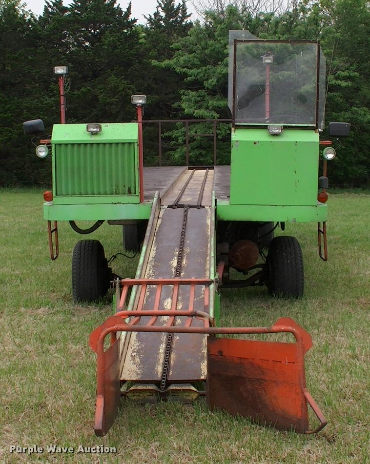 image for item DP9373 1972 Dew Eze Hay Mobile hay wagon