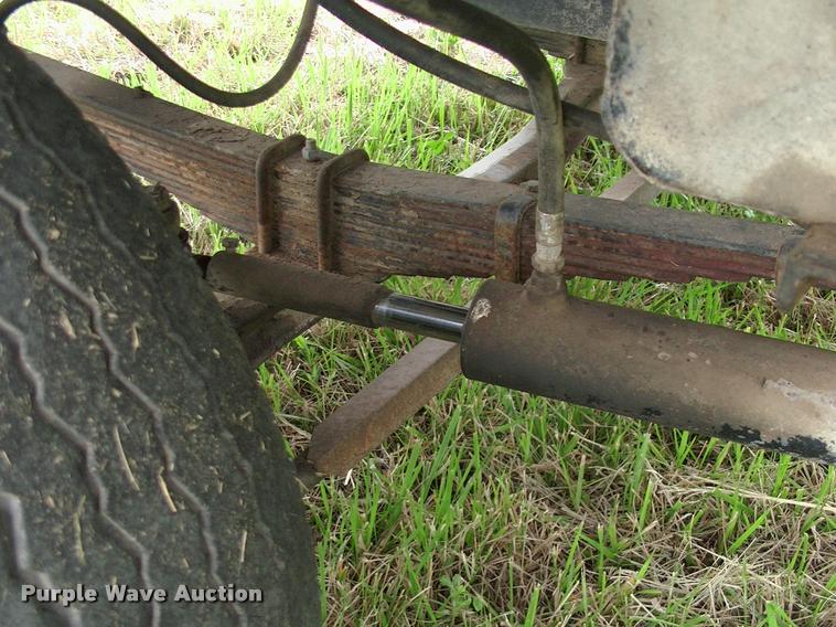 image for item DP9373 1972 Dew Eze Hay Mobile hay wagon