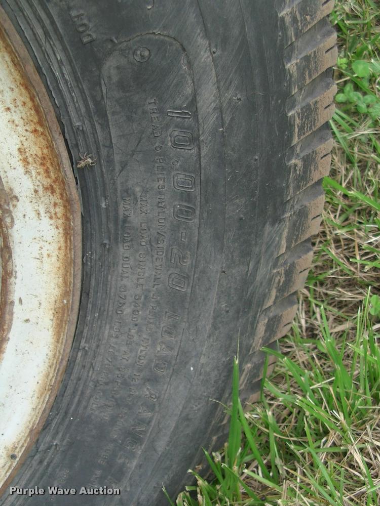 image for item DP9373 1972 Dew Eze Hay Mobile hay wagon