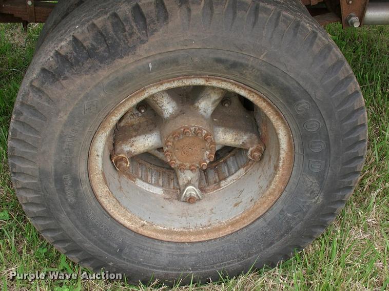 image for item DP9373 1972 Dew Eze Hay Mobile hay wagon