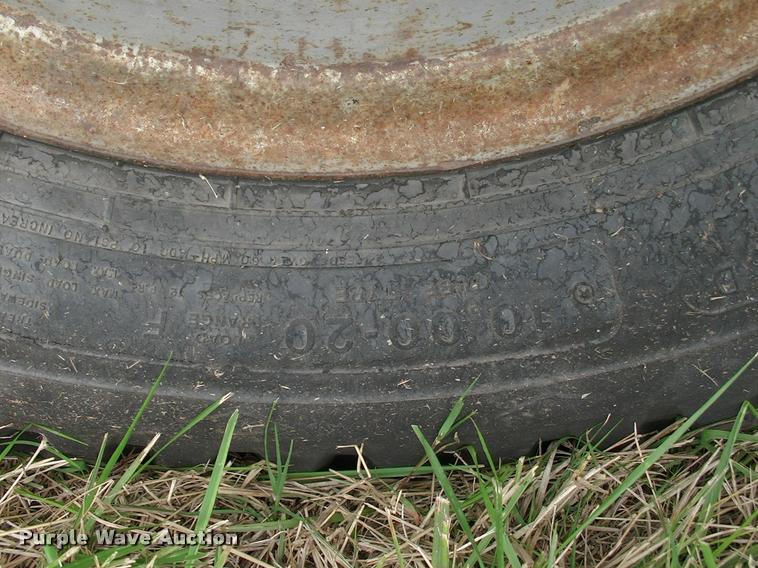 image for item DP9373 1972 Dew Eze Hay Mobile hay wagon