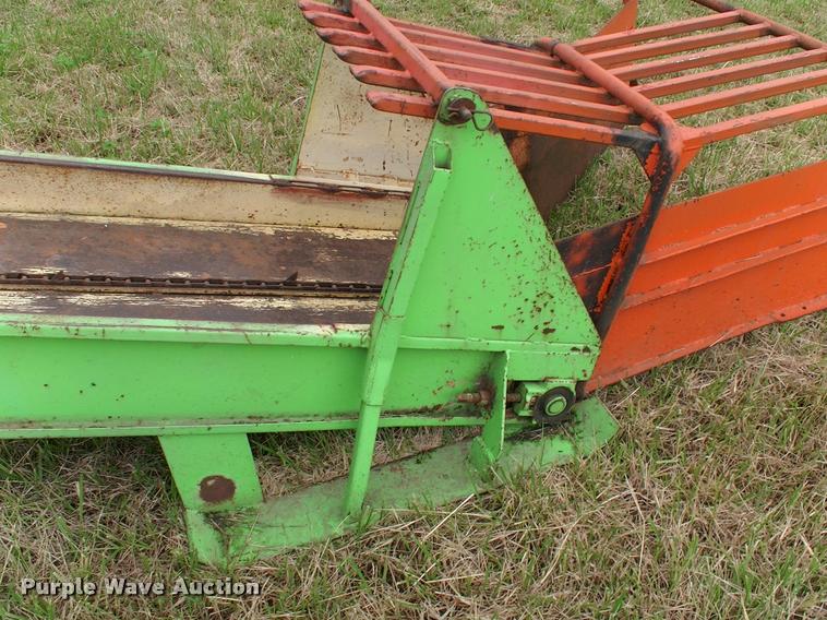 image for item DP9373 1972 Dew Eze Hay Mobile hay wagon