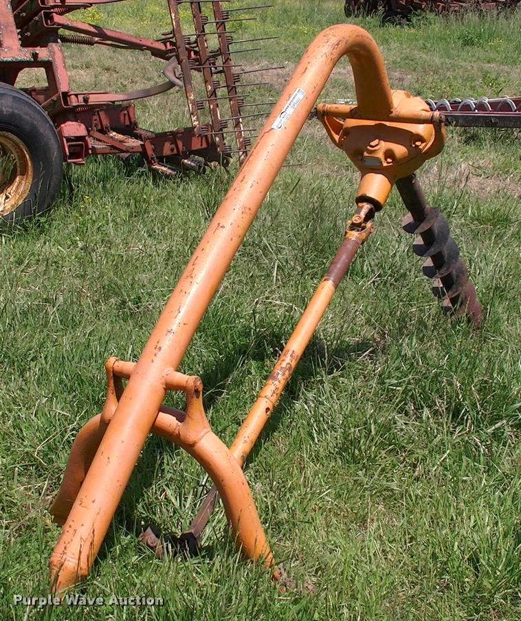 Post hole auger in Parsons, KS Item DP9423 sold Purple Wave