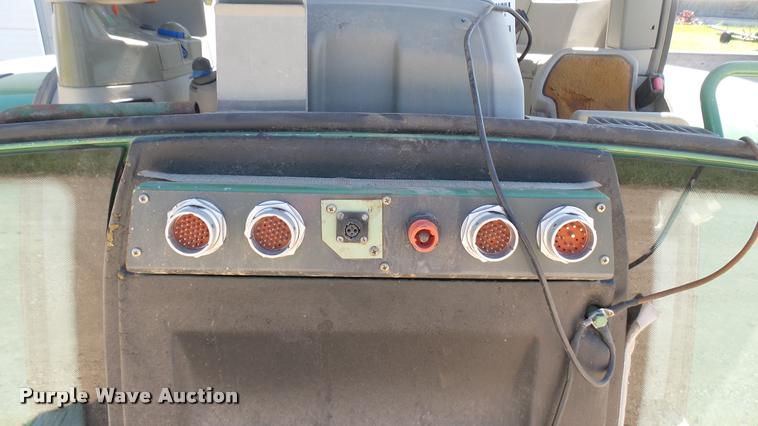 image for item DQ9133 Fendt tractor cab