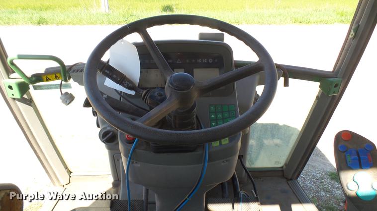 image for item DQ9133 Fendt tractor cab