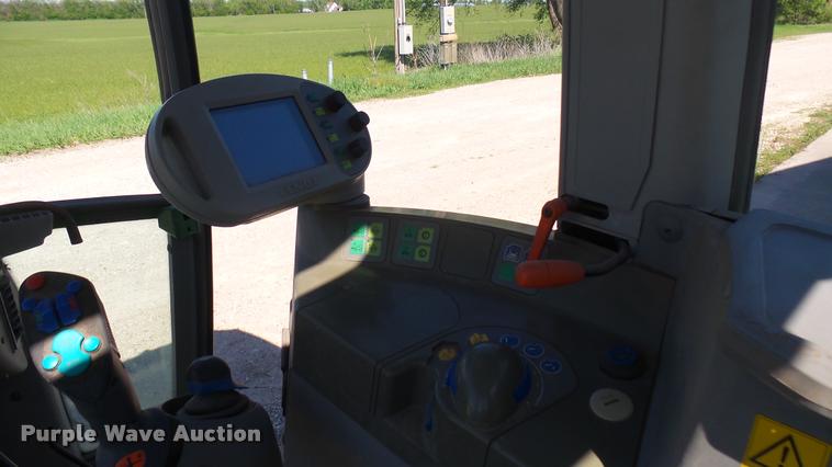 image for item DQ9133 Fendt tractor cab