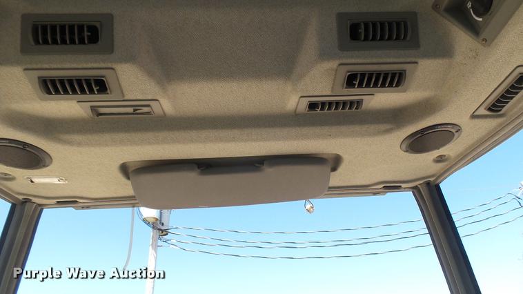 image for item DQ9133 Fendt tractor cab