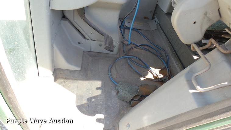 image for item DQ9133 Fendt tractor cab