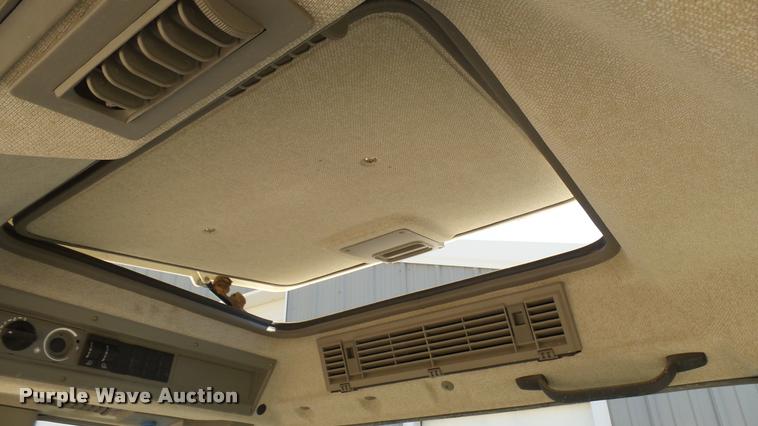 image for item DQ9133 Fendt tractor cab