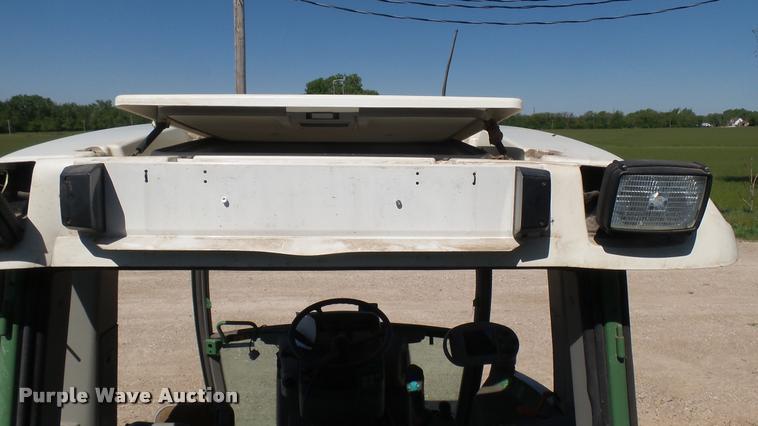 image for item DQ9133 Fendt tractor cab