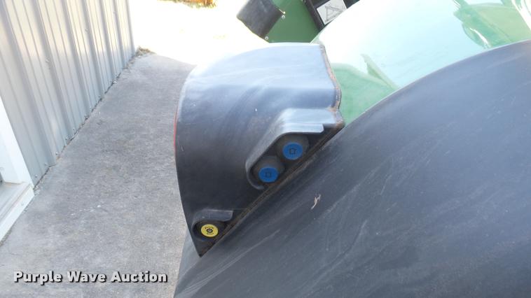 image for item DQ9133 Fendt tractor cab