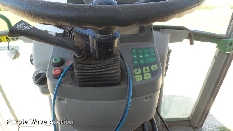 image for item DQ9133 Fendt tractor cab