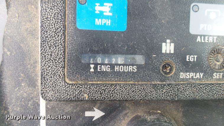 image for item DQ9195 1976 International 986 tractor