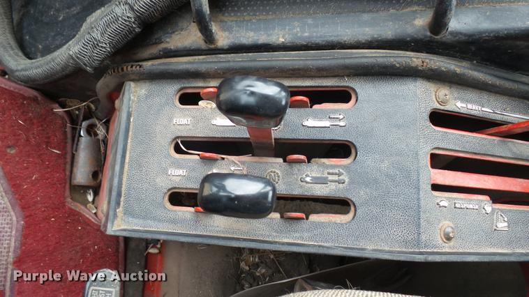 image for item DQ9195 1976 International 986 tractor