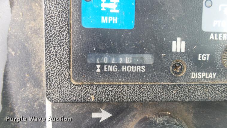 image for item DQ9195 1976 International 986 tractor