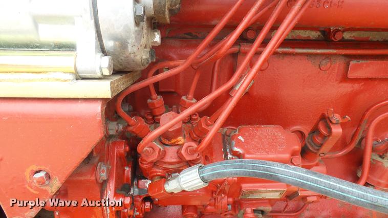 image for item DQ9195 1976 International 986 tractor