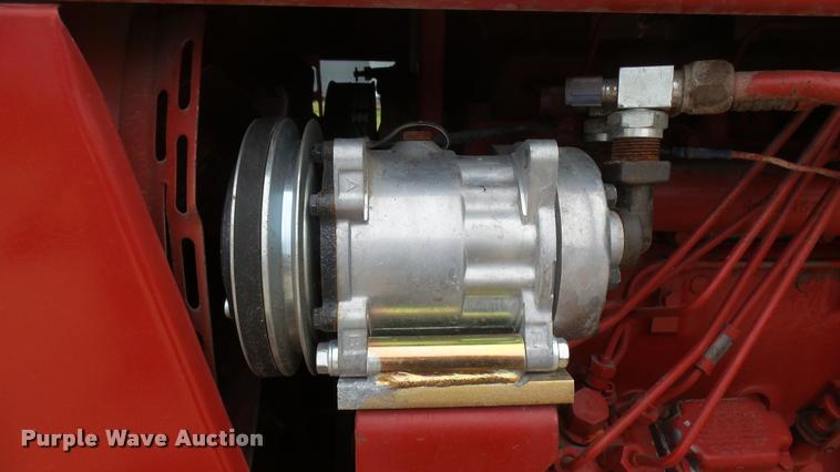 image for item DQ9195 1976 International 986 tractor