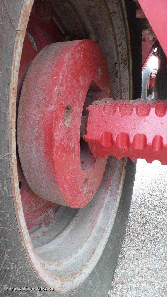 image for item DQ9195 1976 International 986 tractor